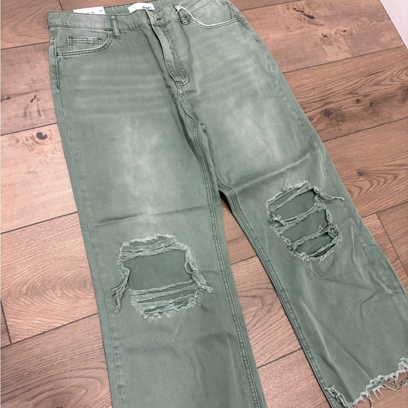 Vervet Leslie 90s Crop Flare Distressed Green Women's Denim Jeans | Size 31 - Picture 2 of 6
